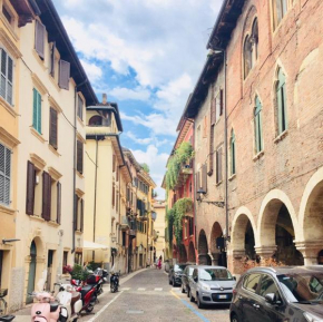 SOTTORIVA 12 City Center Large apartment Verona
